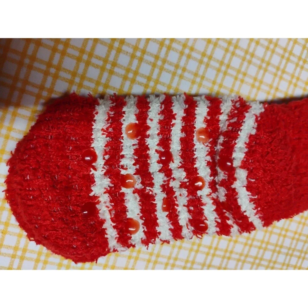 Kids size 7 Fuzzy socks Rudolf Snugadoo  Non Skid Bottom